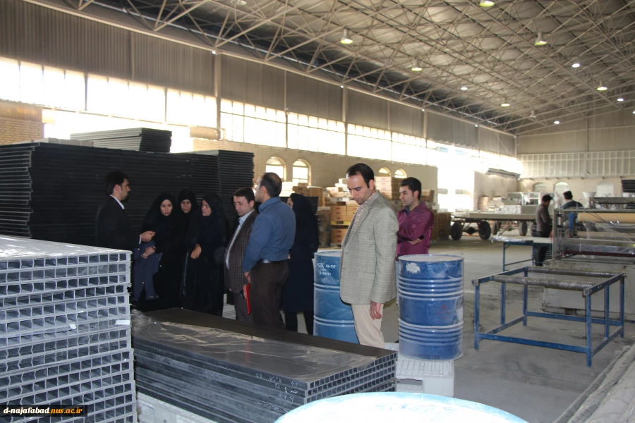 بازدیدریاست،معاونین و مدیر گروههای آموزشکده دختران نجف آباداز کارخانه فناور پلاستیک سپاهان  2