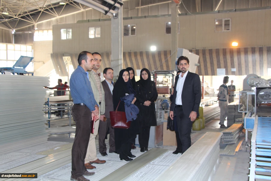 بازدیدریاست،معاونین و مدیر گروههای آموزشکده دختران نجف آباداز کارخانه فناور پلاستیک سپاهان  4