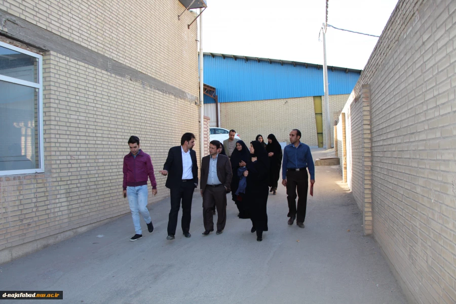 بازدیدریاست،معاونین و مدیر گروههای آموزشکده دختران نجف آباداز کارخانه فناور پلاستیک سپاهان  6