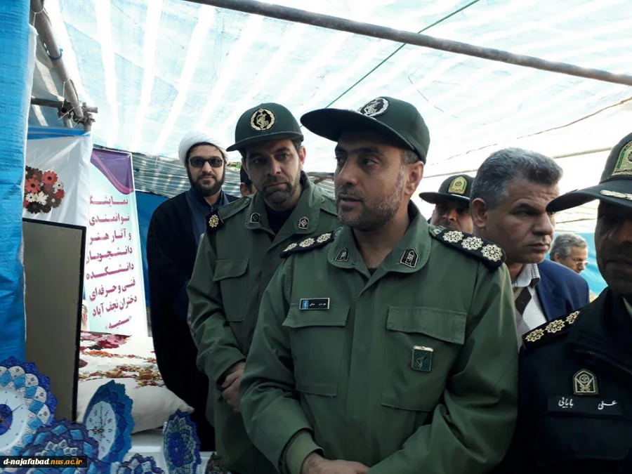 برپایی غرفه دستاوردهای دانشجویان آموزشکده فنی و حرفه ای دختران نجف آباد در نمایشگاه اقتصاد مقاومتی به مناسبت هفته بسیج درشهرستان نجف آباد 3