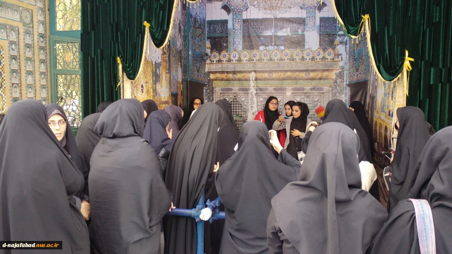 حضور مسئولین دانشکده معاونین ،حراست ،کارکنان ودانشجویان دختران نجف اباد  در راهپیمایی روز سیزده ابان 4