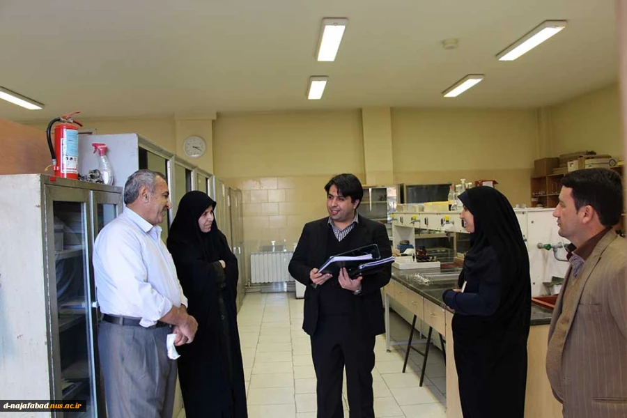 بازدید مدیرکل امور پژوهشی دانشگاه فنی وحرفه ای جناب آقای دکتر رجایی ازمرکز کارآفرینی وخلاقیت ونوآوری ودستاوردهای دانشجویان آموزشکده فنی وحرفه ای دختران نجف آباد 11