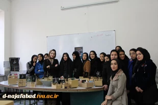 احضور ریاست ،همکاران ودانشجویان رشته مربی کودک آموزشکده دختران نجف آباد باحرکت نمادین یادوخاطره شهدای کشتی سانچی راگرامی داشتند 10