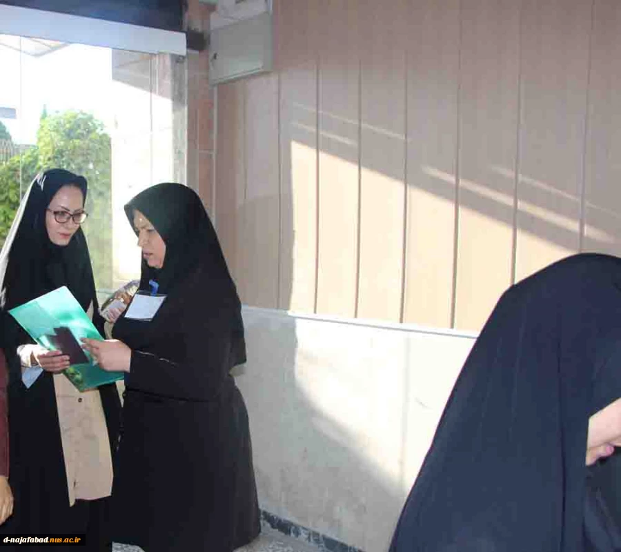 پنجمین آزمون استخدامی فراگیر به میزبانی آموزشکده دختران نجف آباد برگزار شد 4
