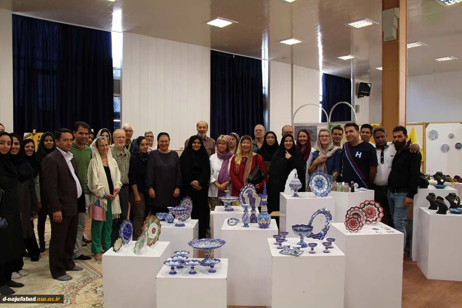 حضور توریستهای آلمانی درآموزشکده دختران نجف آباد  9