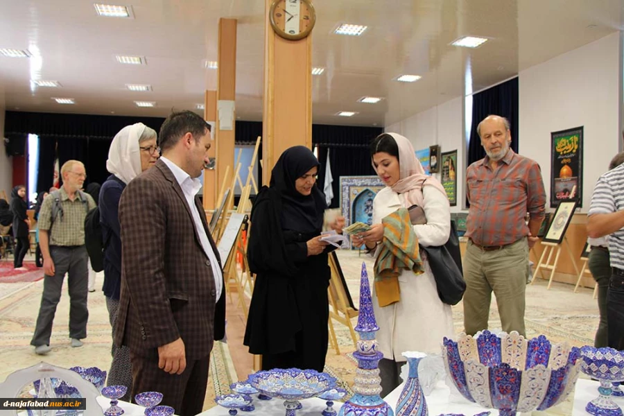 حضور توریستهای آلمانی درآموزشکده دختران نجف آباد  10