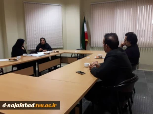 جلسه ریاست دانشکده سمیه نجف اباد با مسئولین شهرک علمی تحقیقاتی اصفهان در شهرک علمی تحقیقاتی اصفهان برگزار شد. 2