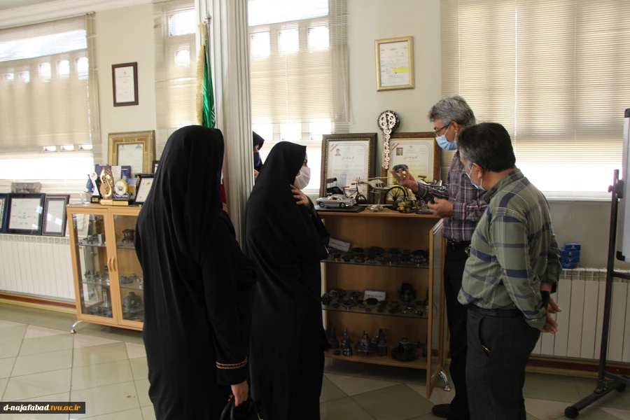 بازدید ریاست آموزشکده از مجموعه صنعتی دارکوب 4