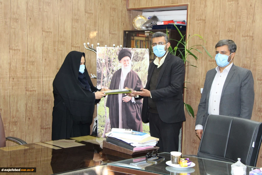 با حضور دکتر محمد باقری، رئیس سازمان بسیج اساتید استان اصفهان  سرپرست کانون بسیج اساتید آموزشکده دختران نجف اباد معارفه گردید 4