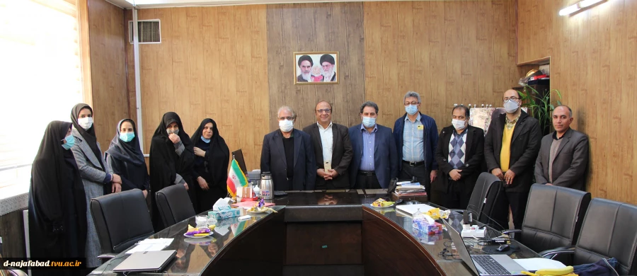 وبیناربا موضوع مرجعیت علمی_اقتدار ملی با حضور پورفسر مرتضی ایزدی در آموزشکده فنی وحرفه ای دختران نجف آباد