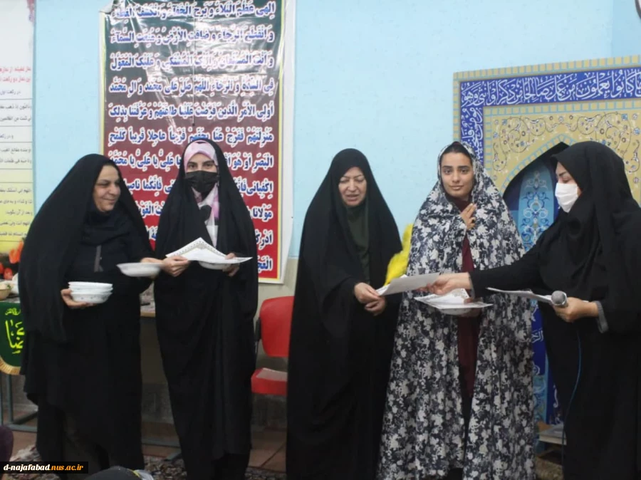 مراسم پرچم گردانی حرم مطهر امام رضا(ع) با حضور خادمیاران آستان قدس رضوی د رخوابگاه آموزشکده دختران نجف آباد  2