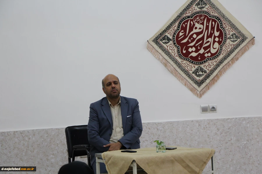 کارگاه آموزشی با موضوع خودشناسی وهویت یابی در آموزشکده دختران نجف آباد  5