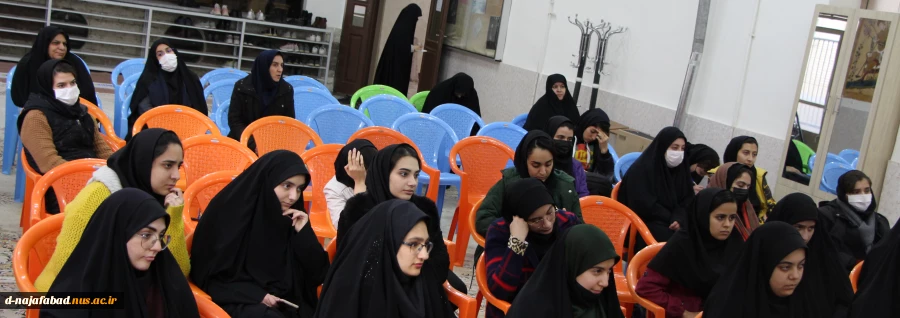 کارگاه آموزشی با موضوع خودشناسی وهویت یابی در آموزشکده دختران نجف آباد  7