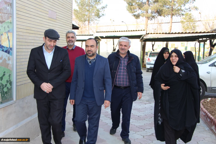 نماینده مردم شهرستان نجف آباد در مجلس شورای اسلامی با رئیس دانشگاه فنی وحرفه ای استان و ریاست آموزشکده دختران نجف آباد با دیدار و گفتگو کرد  3