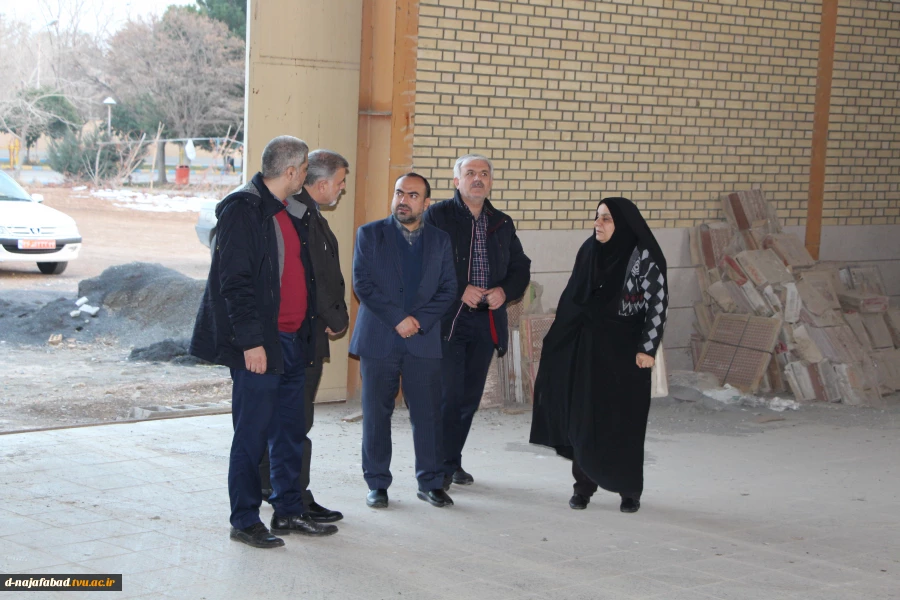 نماینده مردم شهرستان نجف آباد در مجلس شورای اسلامی با رئیس دانشگاه فنی وحرفه ای استان و ریاست آموزشکده دختران نجف آباد با دیدار و گفتگو کرد  9