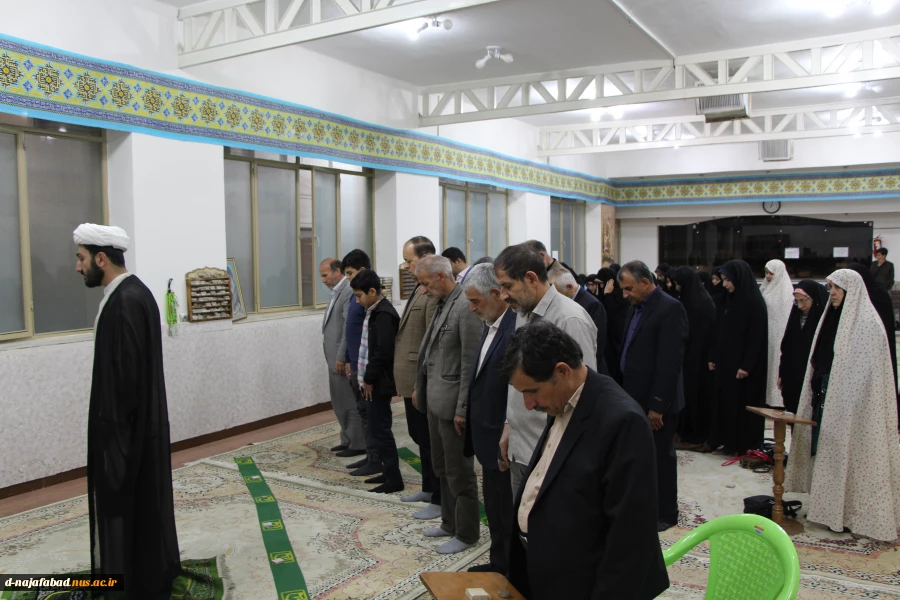 آیین تجلیل از پیشکسوتان بازنشسته وهمکاران گرامی  بهمراه ضیافت افطاری در آموزشکده فنی وحرفه ای دختران نجف آباد برگزار گردید 4