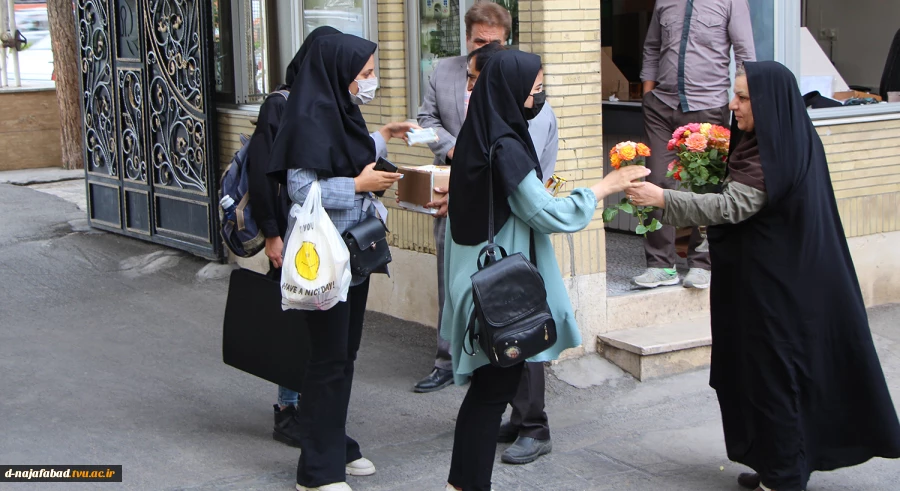 آیین تکریم میلاد حضرت معصومه (س)، روز دخترو استقبال از دانشجویان با نام نسیم کرامت زیر سایه خورشید در آموزشکده دختران نجف آباد برگزار شد 2