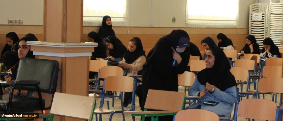 بازدید ونظارت ارزیابی ناظرین دانشگاه فنی وحرفه ای مبنی بر نحوه برگزاری امتحانات پایان ترم ازآموزشکده دختران نجف آباد  4