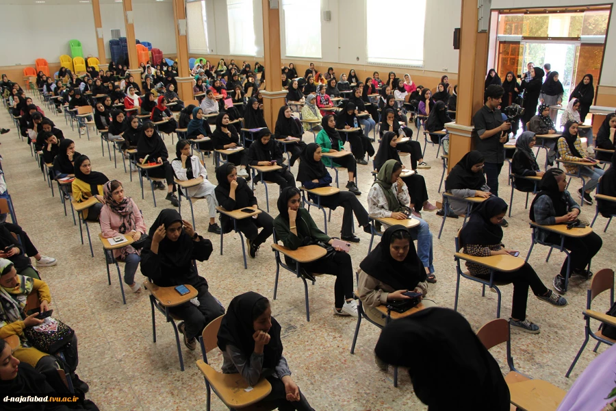 بازدید دانش آموزان هنرستانی تحت پوشش کمیته امداد استان اصفهان از آموزشکده فنی وحرفه ای دختران نجف آباد« سمیه» 6