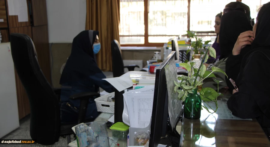 ثبت نام  پذیرفته شدگان مقطع کاردانی و کارشناسی سال 1403/1402 در آموزشکده فنی وحرفه ای دختران نجف آباد 8