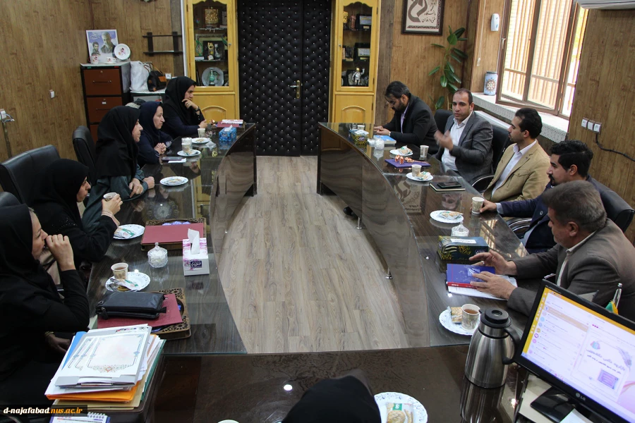بمناسبت هفته جهانی کارآفرین،سلسله نشستهای کار آفرینی و تجلیل از تعدادی کار آفرین برتر استان در آموزشکده دختران نجف آباد برگزار گردید  7