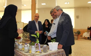 افتتاح نمایشگاه گل وگیاهان دارویی در آموزشکده ملی مهارت دختران نجف آباد  10