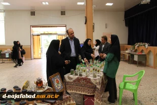 بازدید از نمایشگاه گل وگیاهان دارویی در آموزشکده ملی مهارت دختران نجف آباد  5