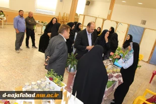بازدید از نمایشگاه گل وگیاهان دارویی در آموزشکده ملی مهارت دختران نجف آباد  8