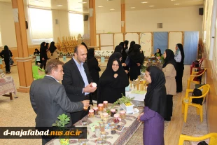 بازدید از نمایشگاه گل وگیاهان دارویی در آموزشکده ملی مهارت دختران نجف آباد  9