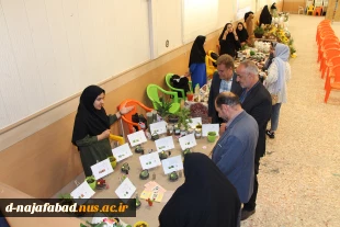بازدیداعضای شورای شهر نجف آباد ودهیارحاجی آباد از نمایشگاه گیاهان دارویی آموزشکده ملی مهارت دختران نجف آباد« سمیه»  6