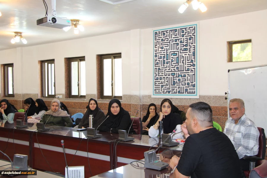 کارگاه آموزشی کارآفرینی با حضور دکتر ناصر سادات ، کارآفرین برتر کشور در سالن کنفرانس آموزشکده برگزار شد 5