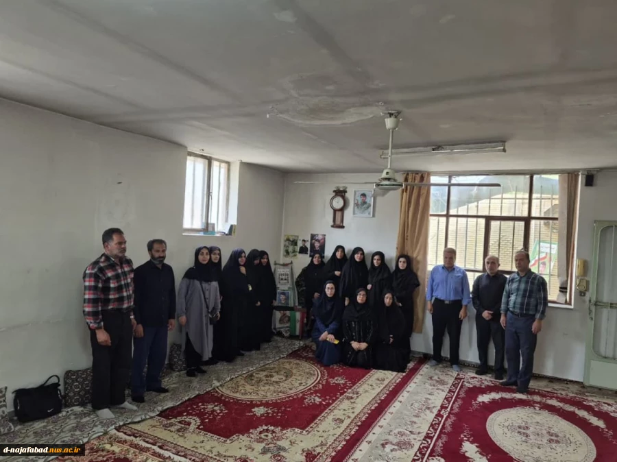 دیدارو تجلیل از خانواده شهید حسین اسحاقی از شهدای حمله رژیم صهیونیستی    5