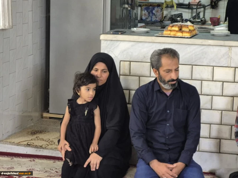 دیدارو تجلیل از خانواده شهید حسین اسحاقی از شهدای حمله رژیم صهیونیستی    6